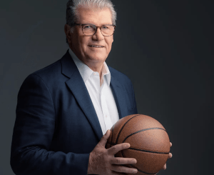 Geno Auriemma Teaches Leading Winning Teams